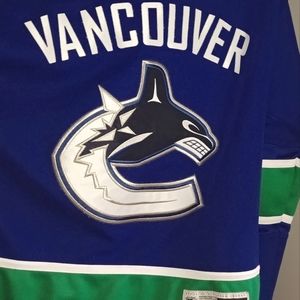**Like New** Vancouver Canucks &_- Home Jersey